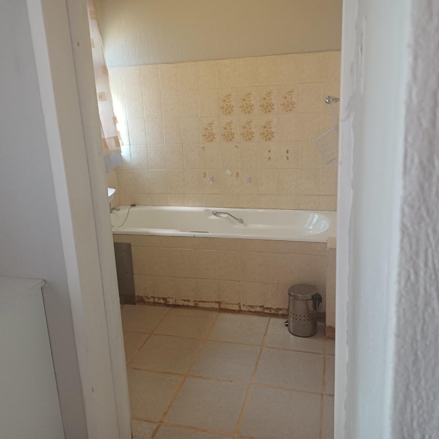4 Bedroom Property for Sale in Bloemfontein Free State